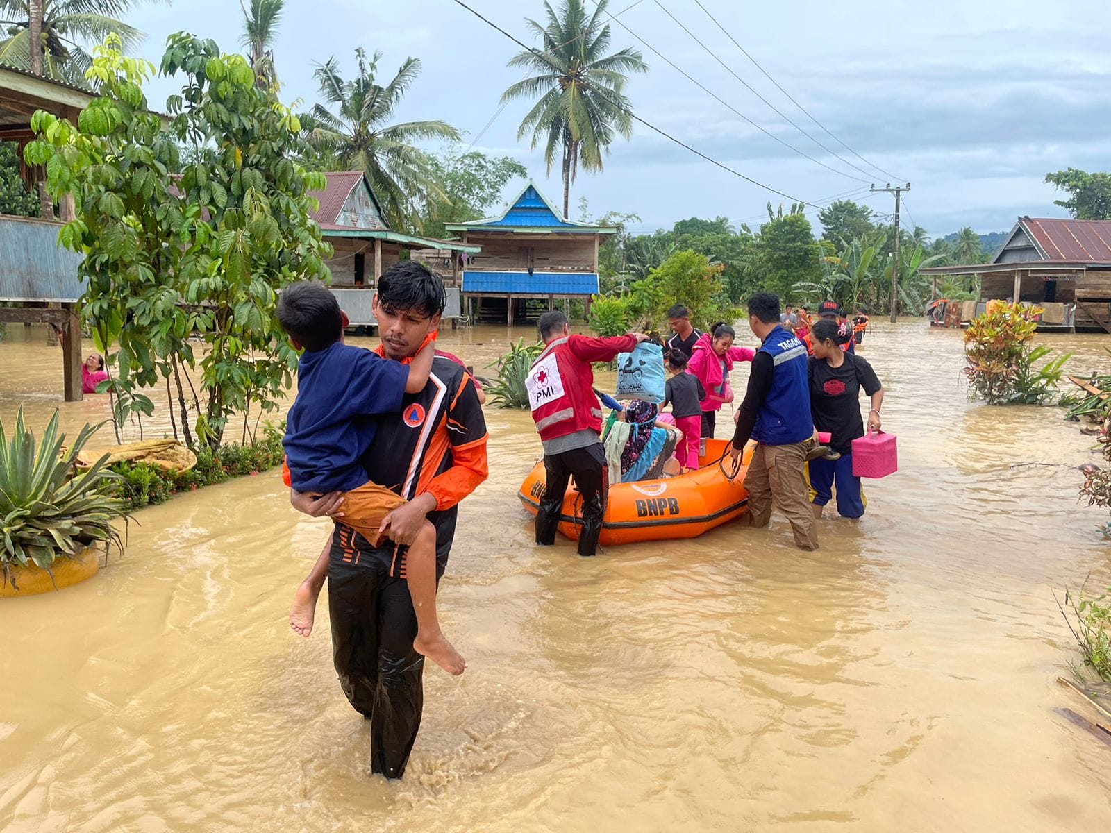 Banjir Longsor Sulsel 15 Orang Meninggal Dunia