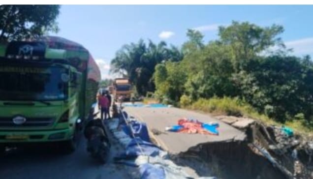 Empat Jam Arus Lalu Lintas Macet, Siang Berangsur Normal