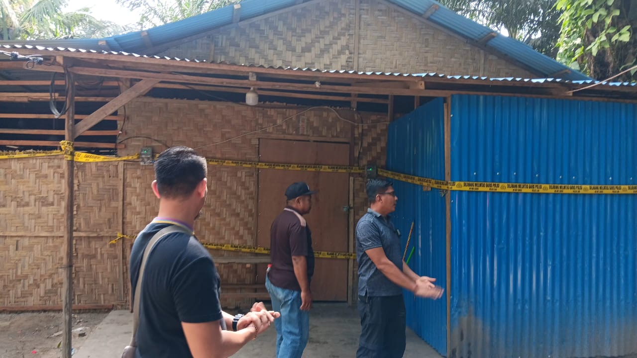 Polres Sergai Tutup Dan Police Line Markas Judi Di Sungai Ular