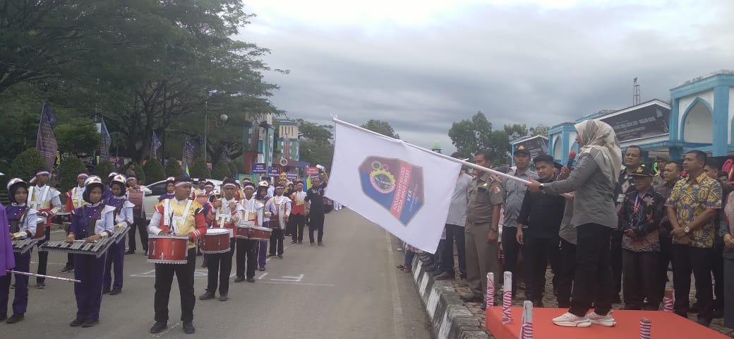 Ratusan Peserta Pawai Meriahkan TTG Dan HUT Nagan Raya