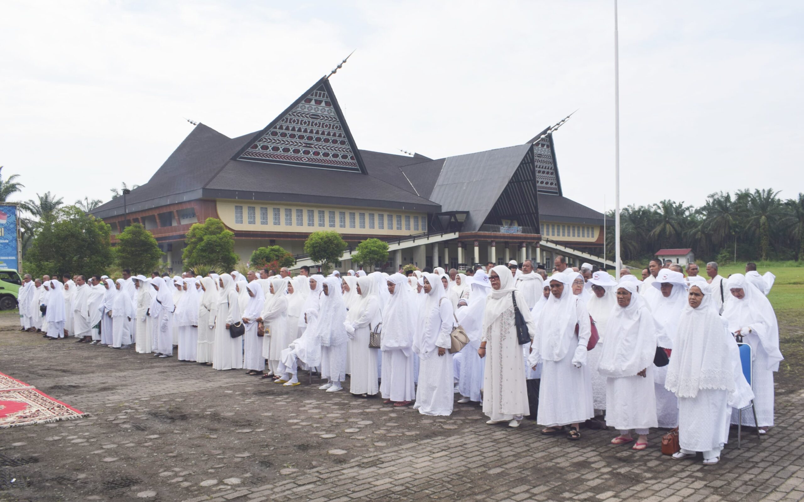 273 Calhaj Palas Ikuti Manasik Akbar