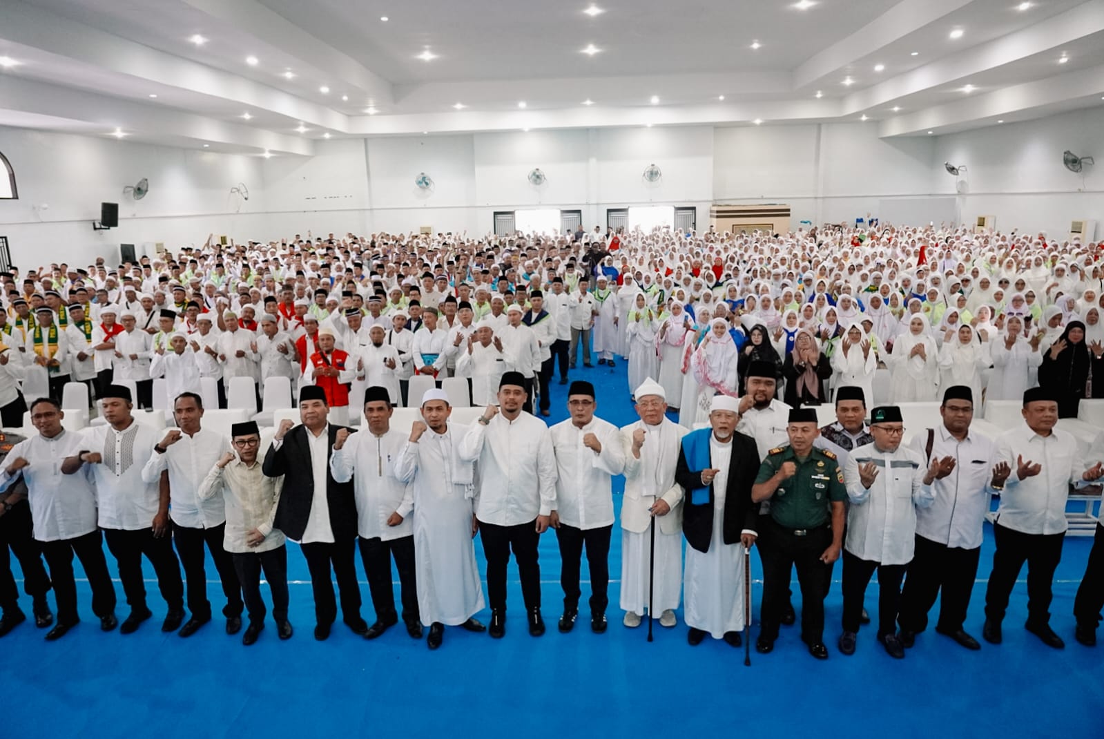 Lepas 2.482 Calhaj Asal Medan, Bobby Nasution Minta Camat Jaga dan Perhatikan Keluarga Jamaah