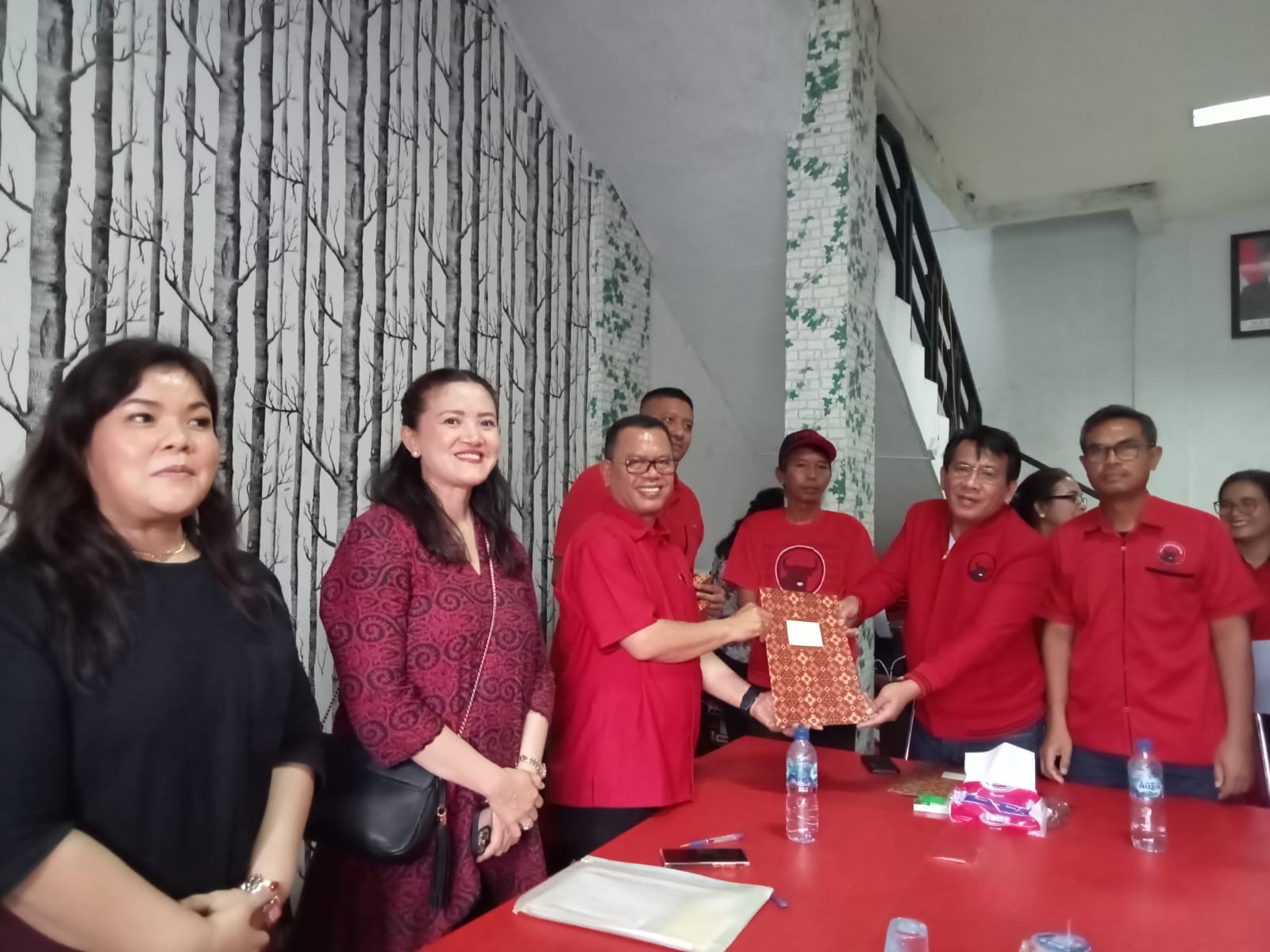 Poltak Sitorus Dan Gaga Naiborhu Resmi Daftar Ke DPC PDI Toba