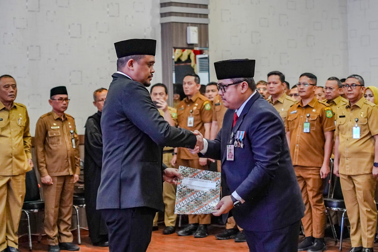 Lantik Topan Ginting Jadi Penjabat Sekda Medan, Bobby Nasution: Ciptakan Lingkungan Internal Dan Eksternal Pemko Yang Kondusif