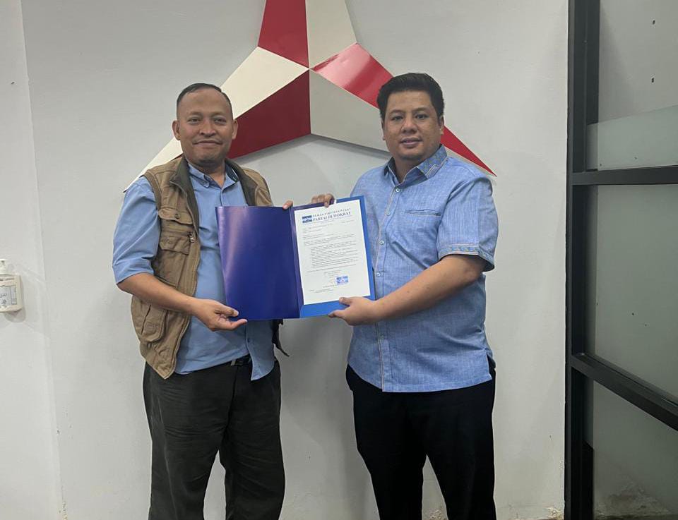 Vandiko Gultom Terima Surat Tugas Dari DPP Partai Demokrat