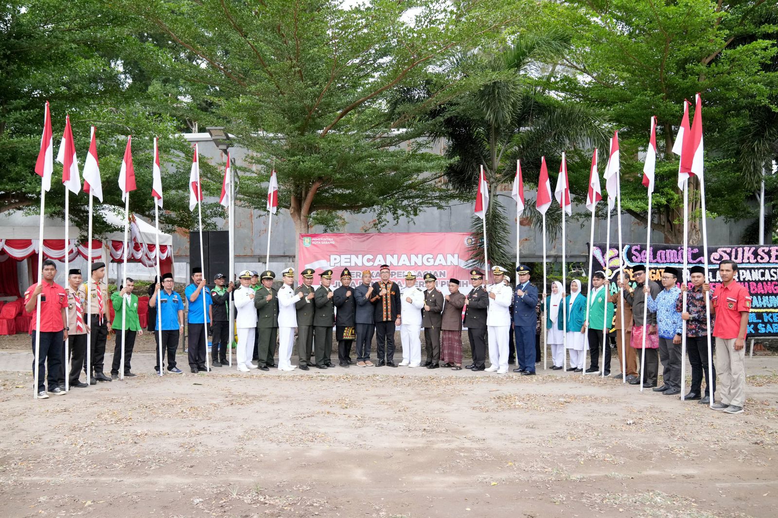 Peringati Hari Lahir Pancasila, Pemko Sabang Bagikan Bendera Merah Putih