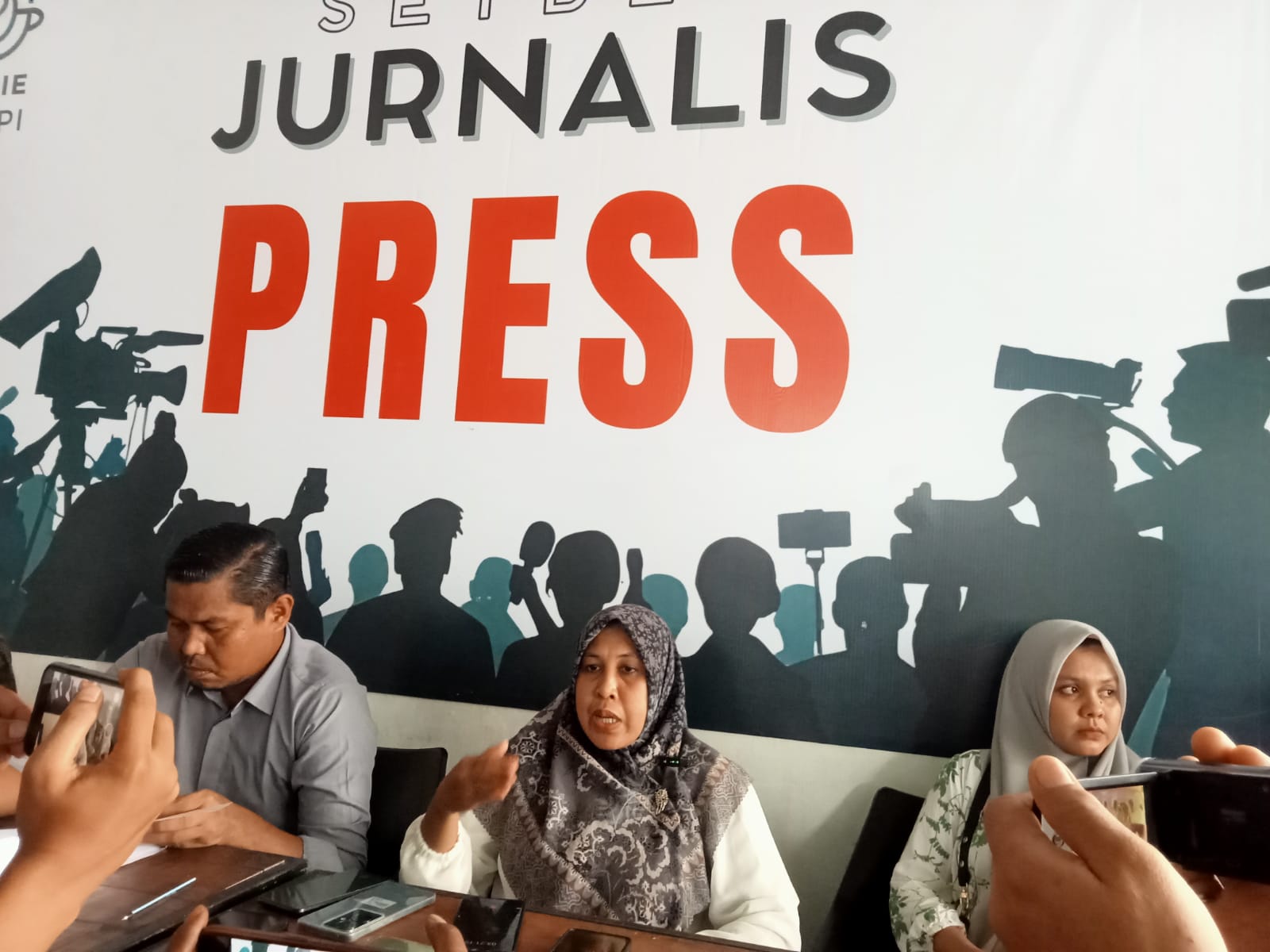 Sempat Tidur Dengan Mayat Istri, Keluarga Kecewa Pembunuh Hanya Dituntut 14 Tahun