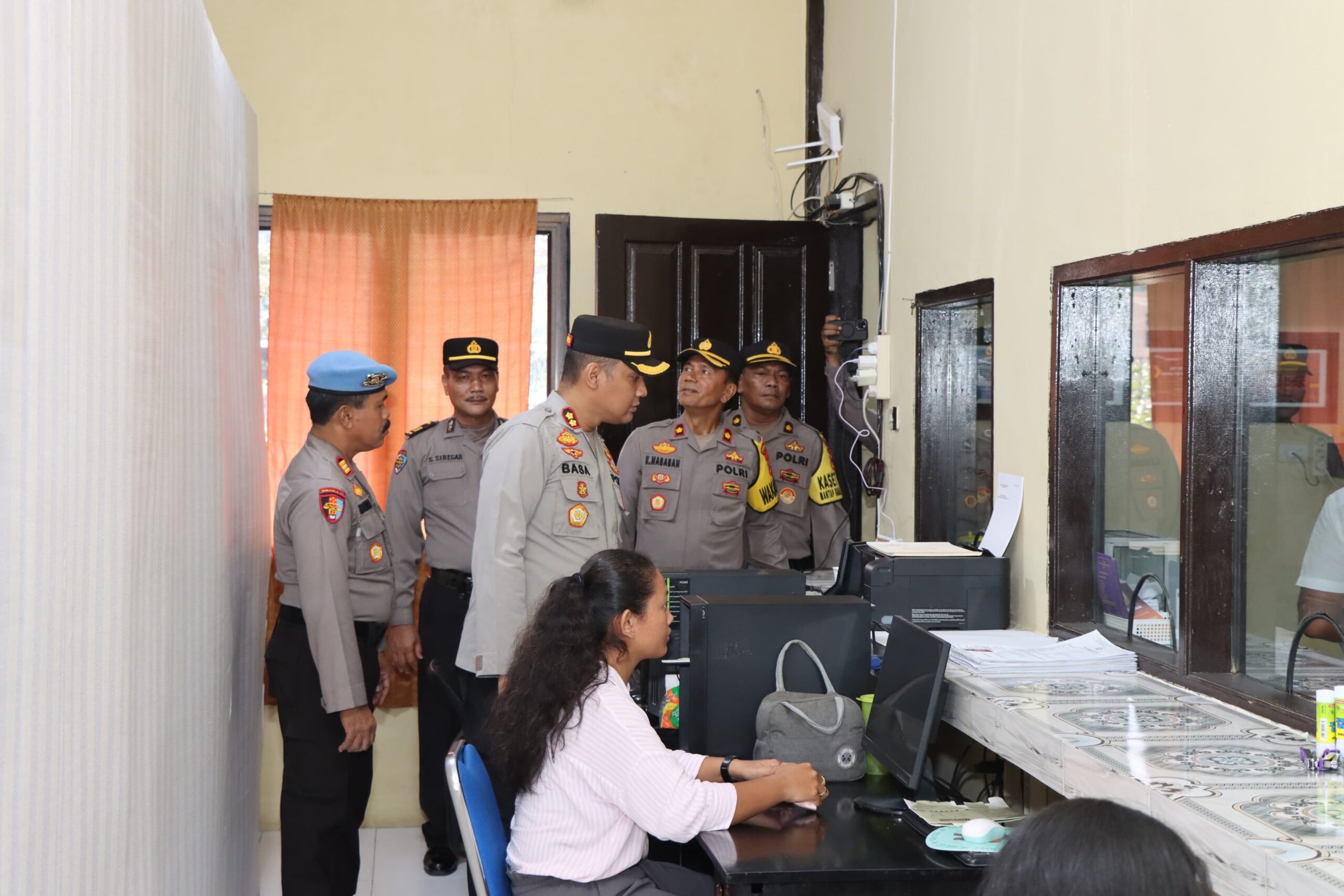 Kapolres Tapteng Cek Pelayanan Publik