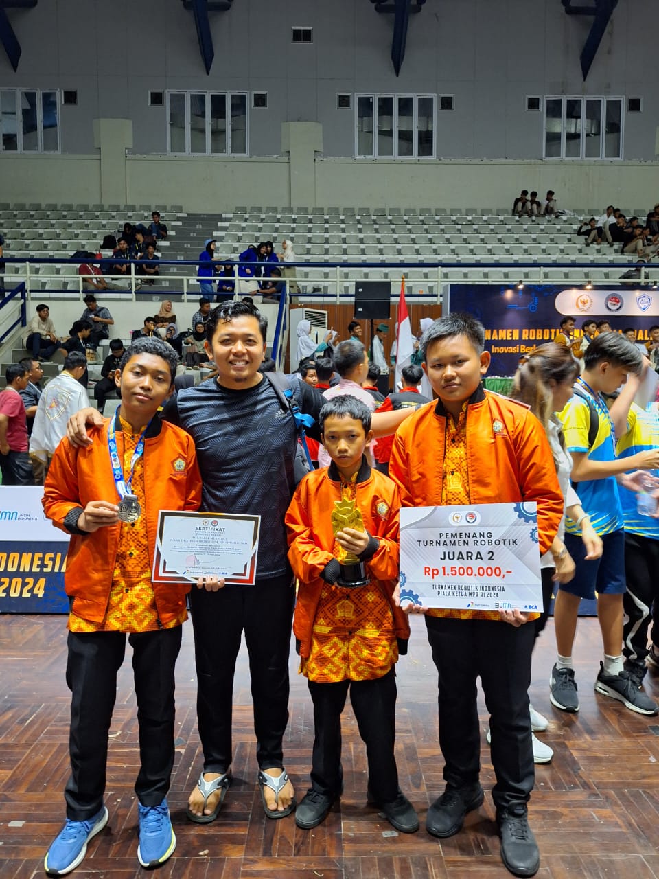 Darul Mursyid Raih Juara 1 & 2 Turnamen Robotik Indonesia 2024