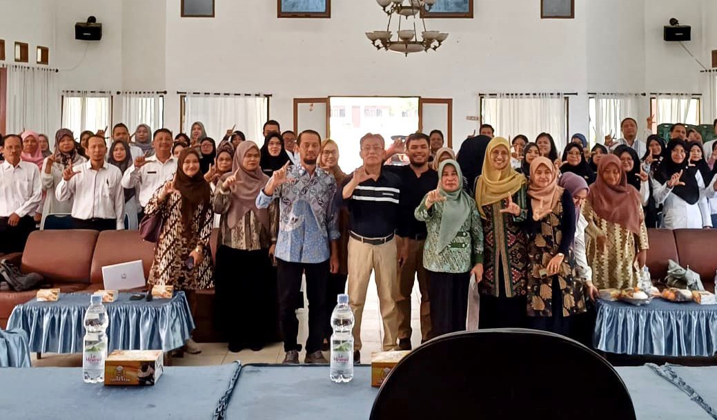 Dosen Unimed Latih Skill Social Learning Networking Guru Matematika Kab. Langkat
