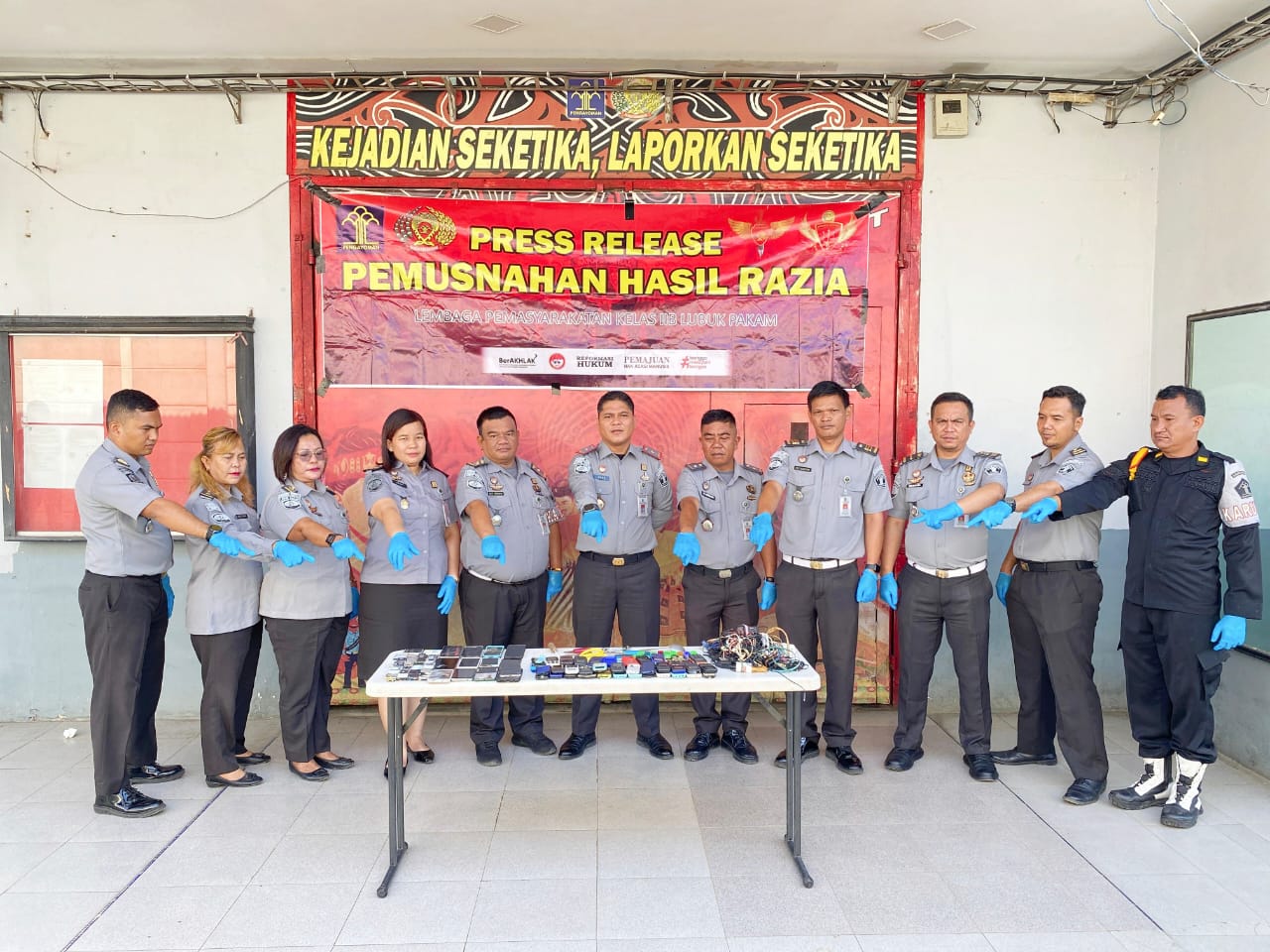Lapas Lubukpakam Musnahkan Ratusan Sajam