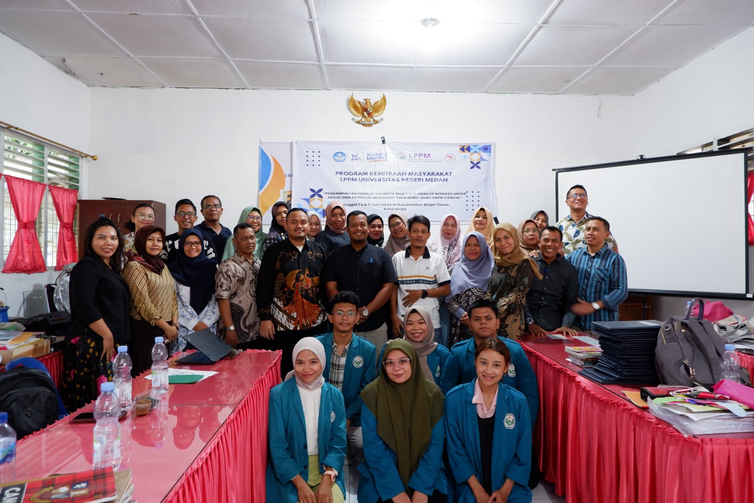 Dosen Unimed Tingkatkan Kemampuan Guru-guru SMPN 4 Binjai