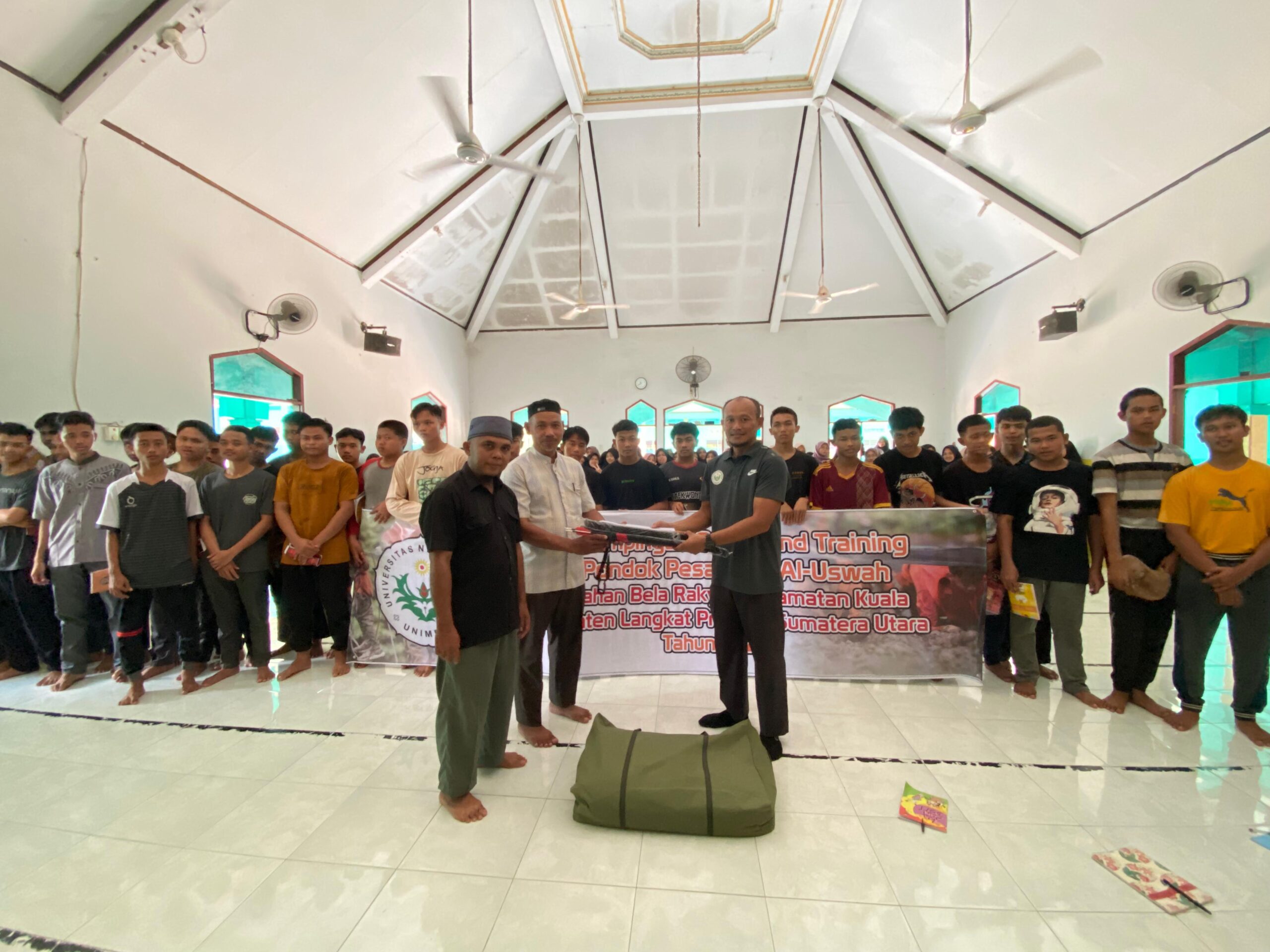 Tim PKM FIK Unimed Dampingi Pondok Pesantren Al-Uswah Outbound Training