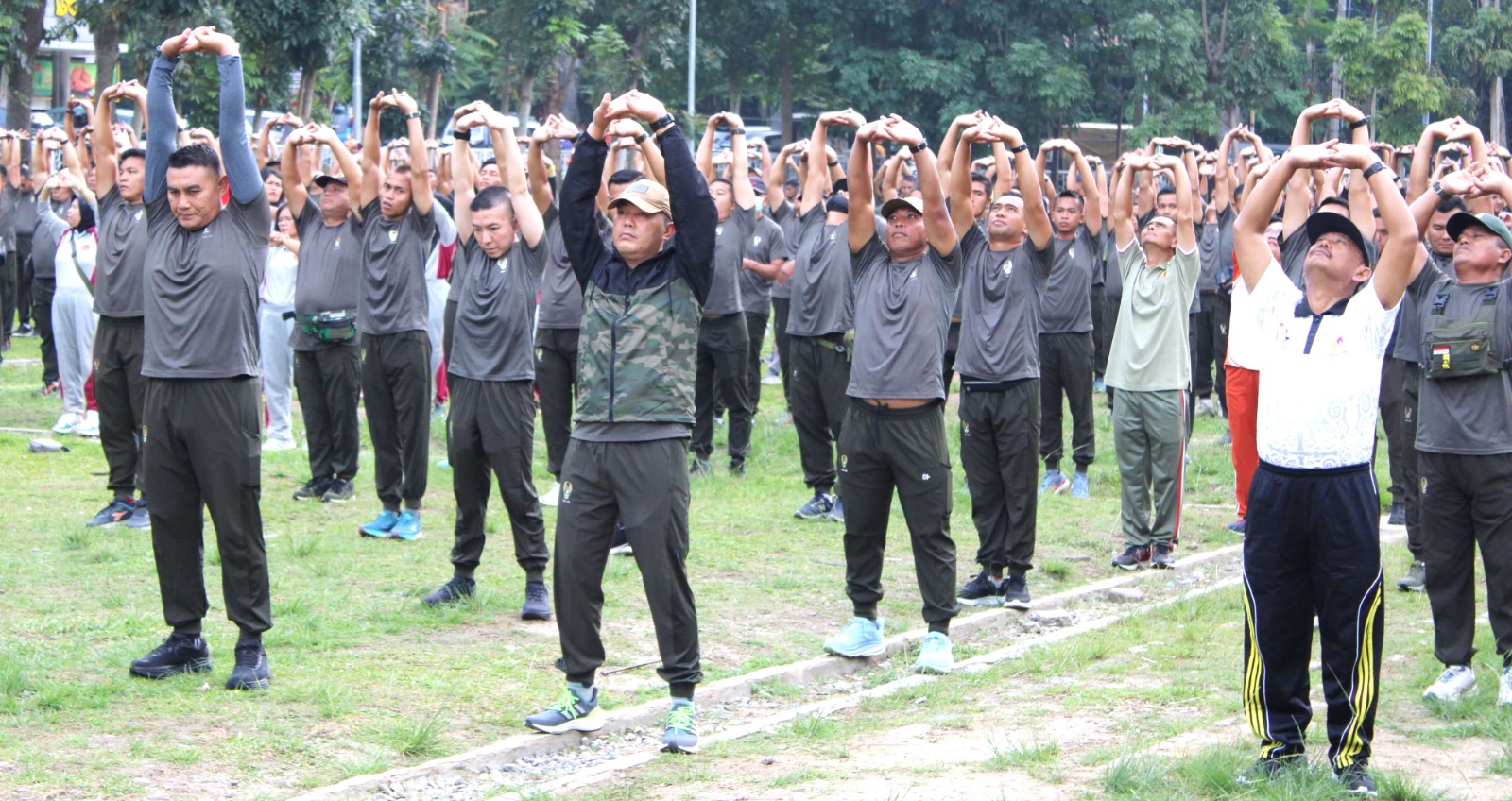 Korem 022/PT Gelar Jalan Santai Dan Senam Aerobik