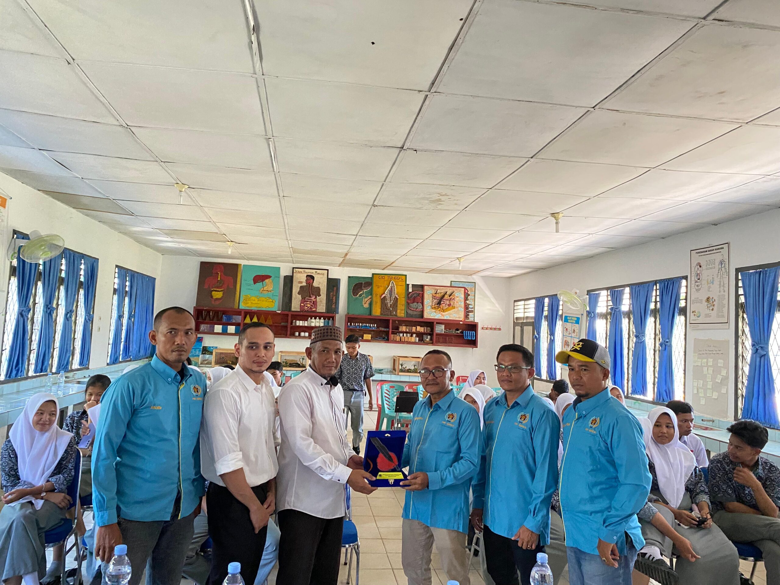 PWI Sergai Gelar Journalist Goes to School