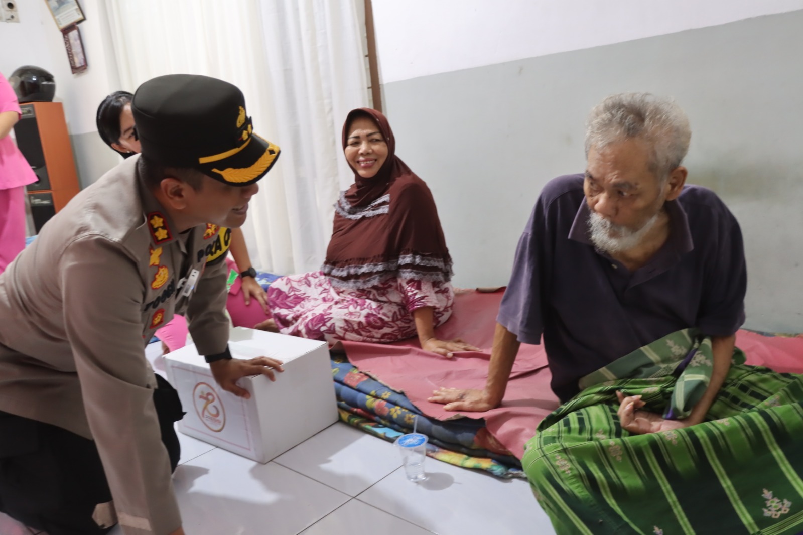 Sambut Hari Bhayangkara, Polres P. Siantar Salurkan Bansos