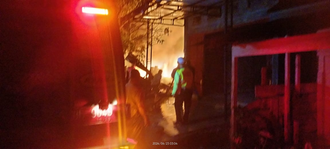 Panglong Kayu Dan 3 Rumah Warga Bener Mulie Terbakar