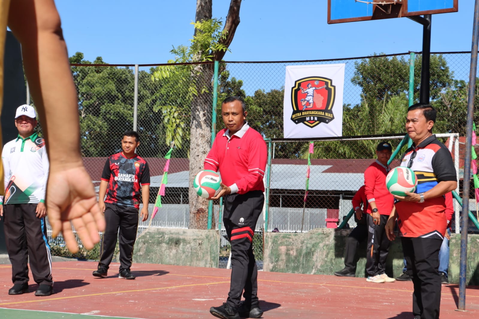 20 Tim Ikut Turnamen Voli Kapolres Nias Cup