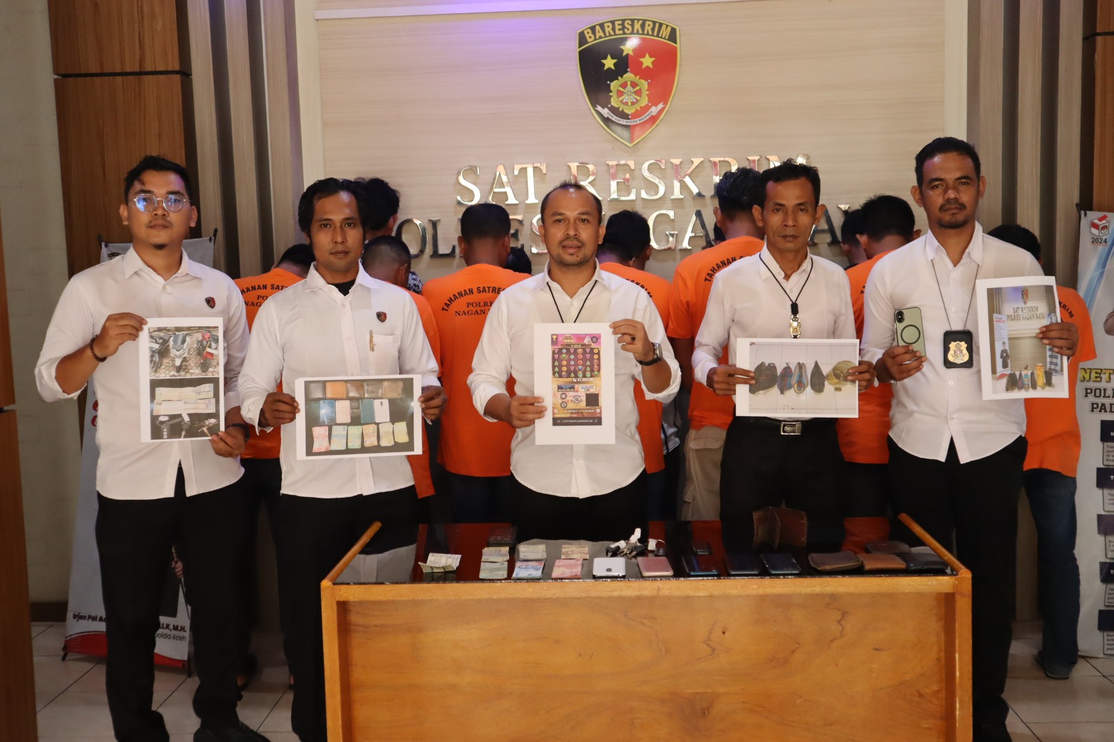 Polres Nagan Raya Amankan 12 Terduga Pelaku Pemain Judi Online