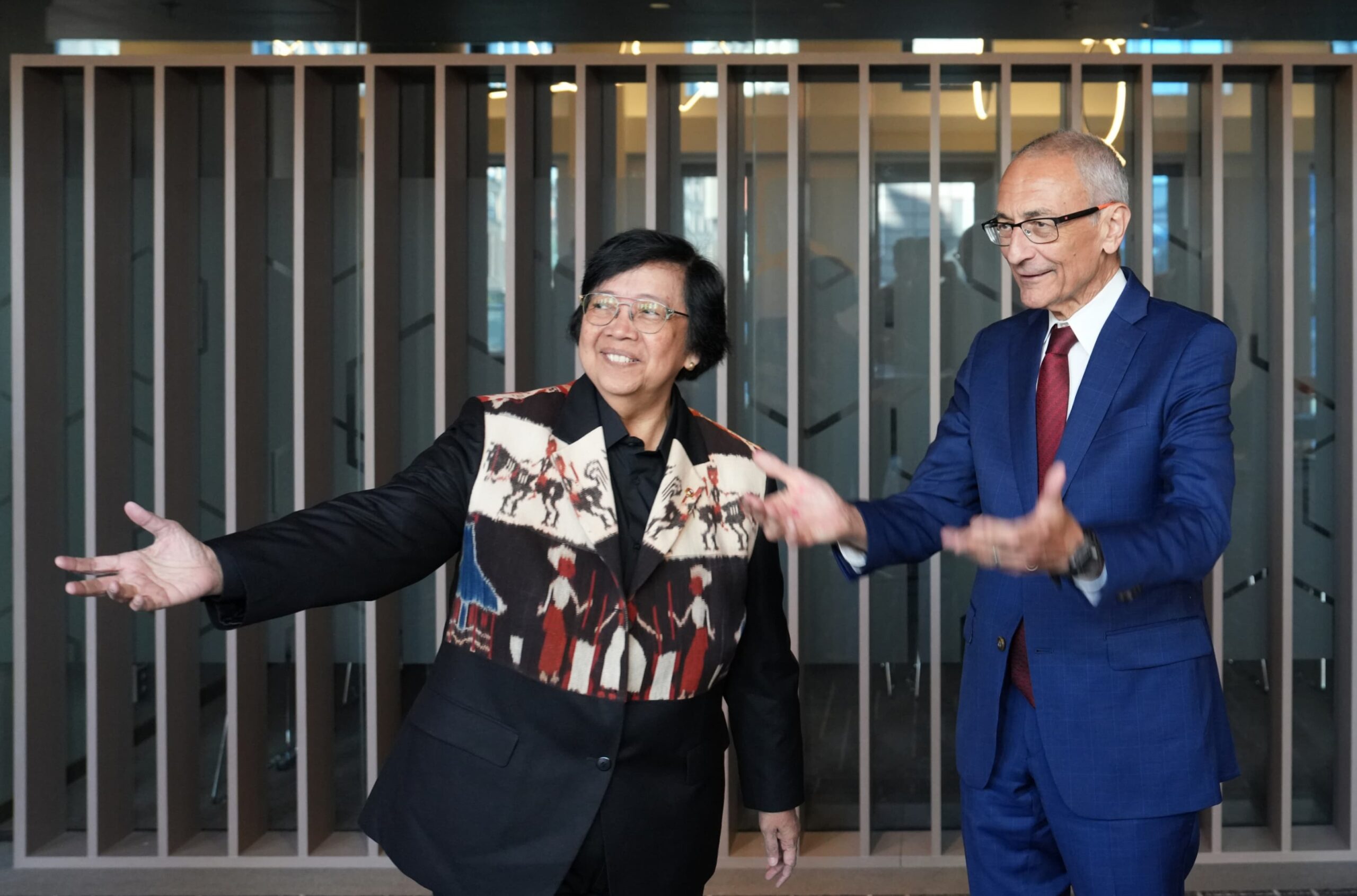 Menteri LHK Bertemu Penasehat Senior Presiden AS