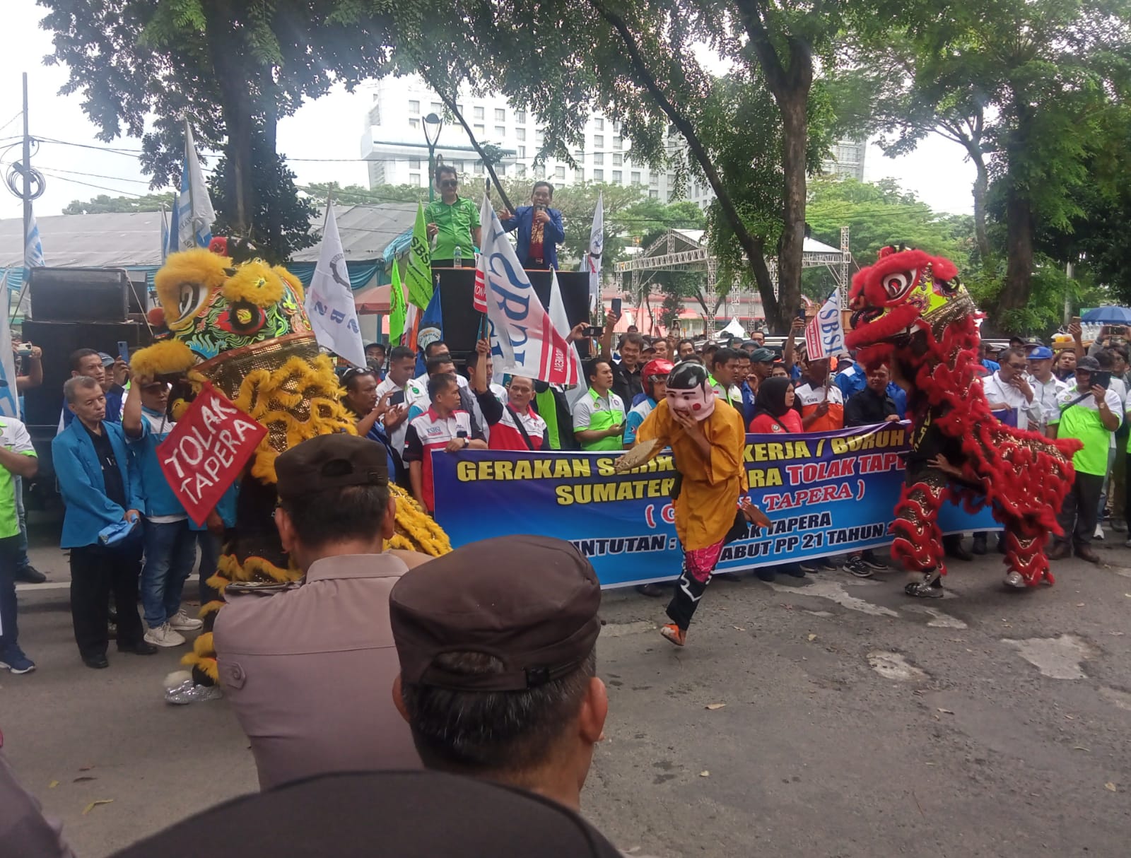 Demo Tarian Barongsai Tolak Tapera