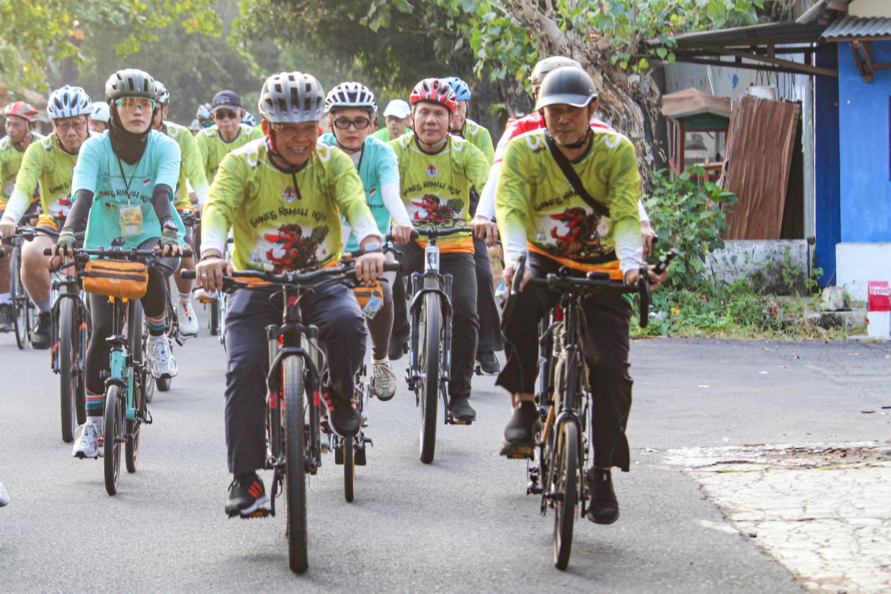 Wamen LHK Ikut Gowes Ramah Iklim 2024 Di Solo