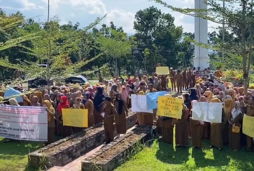 Guru PPPK Madina Lulus Seleksi 2023 Demo Minta Kepastian Status