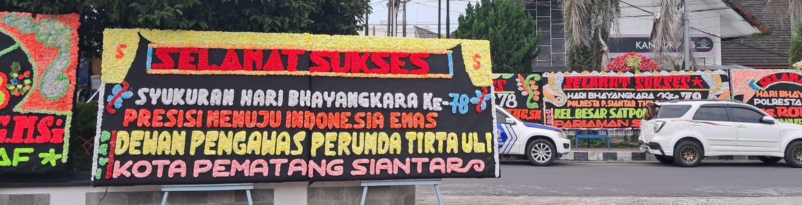 Puncak HUT Bhayangkara, Polres P. Siantar 'Banjir' Papan Bunga