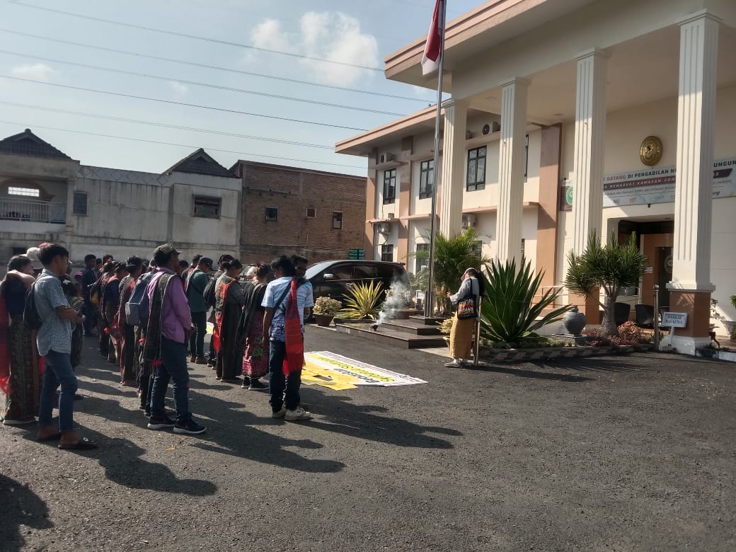 Unjuk Rasa Di PN Simalungun Tuntut Pembebasan Sorbatua Dan Minta TPL Ditutup