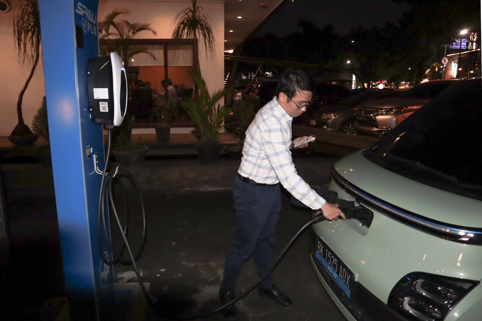 Dorong Ekosistem Kendaraan Listrik, PLN Tambah SPKLU Di Medan