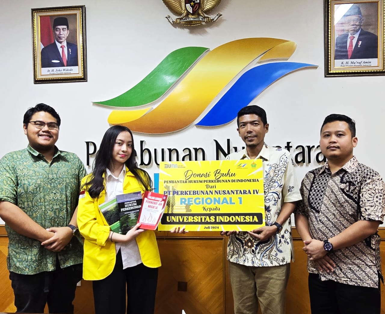 Dukung Literasi Pendidikan, Universitas Indonesia Terima Donasi Buku Hukum Perkebunan Dari PTPN IV Regional I Medan