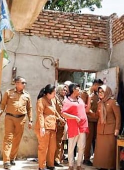 Wali Kota P. Siantar Kunjungi Korban Angin Kencang