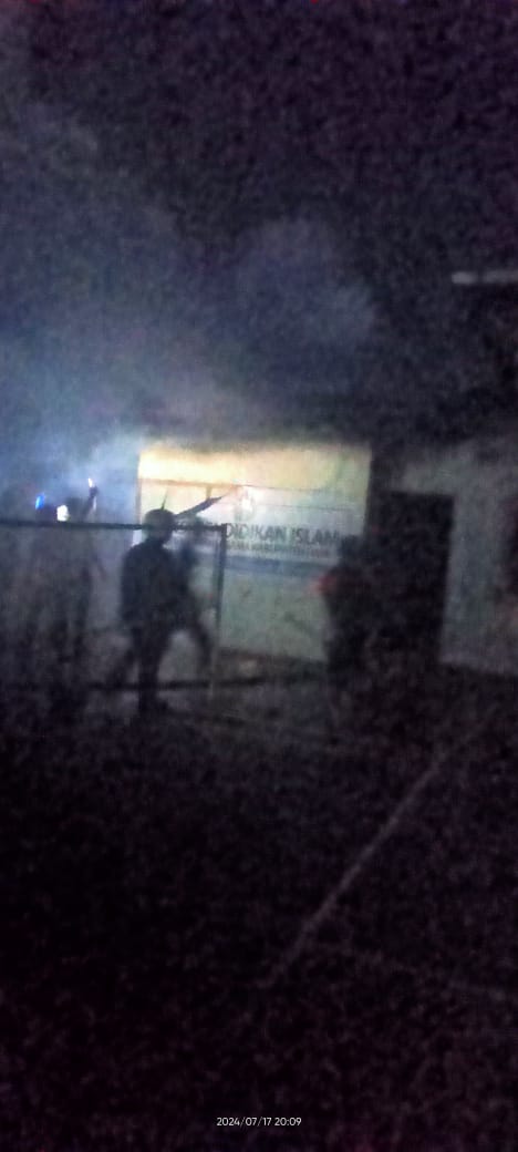 Ruang Pendis Kantor Kemenag Dairi Terbakar