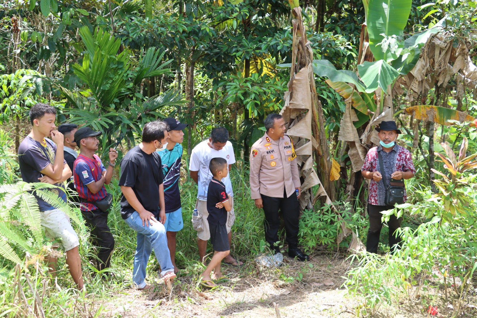 Kapolres Nias Datangi TKP Penemuan Mayat Pria Tua Di Botomuzoi