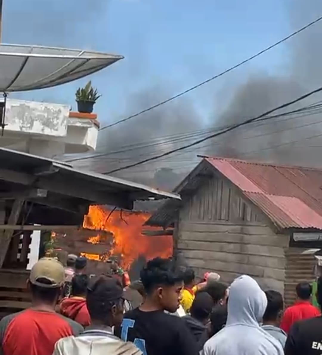 10 Rumah Kontrakan Di Kabanjahe Hangus Terbakar