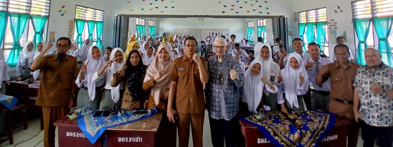 108 Siswa SMAN 1 Hinai Dilatih Jadi Pengusaha Muda Berbakat