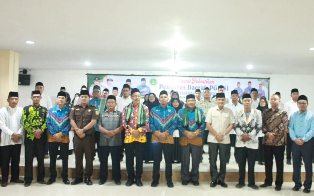 Idris Aritonang Lantik Pengurus PGMNI Labusel