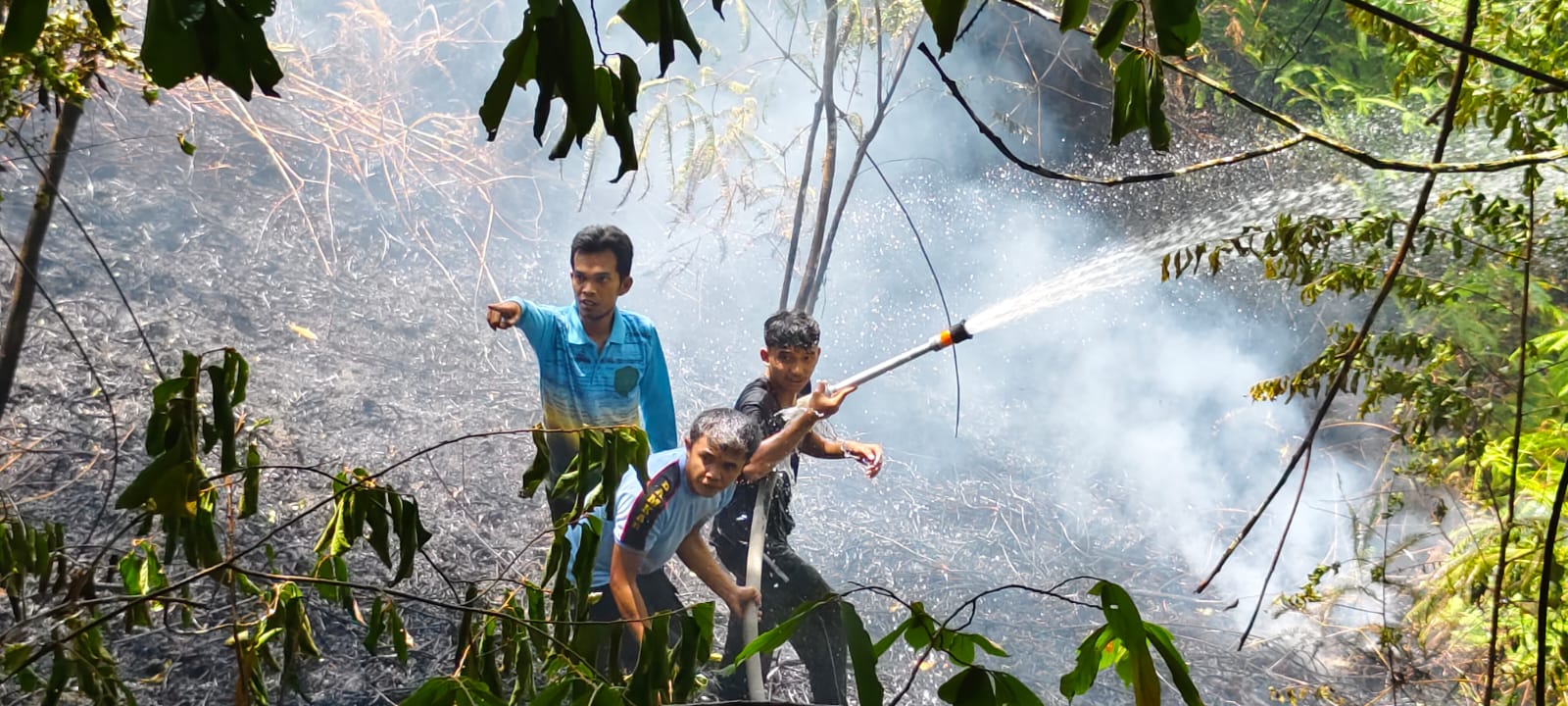 Lahan Kuburan Di Gunung Setan Padangsidimpuan Terbakar