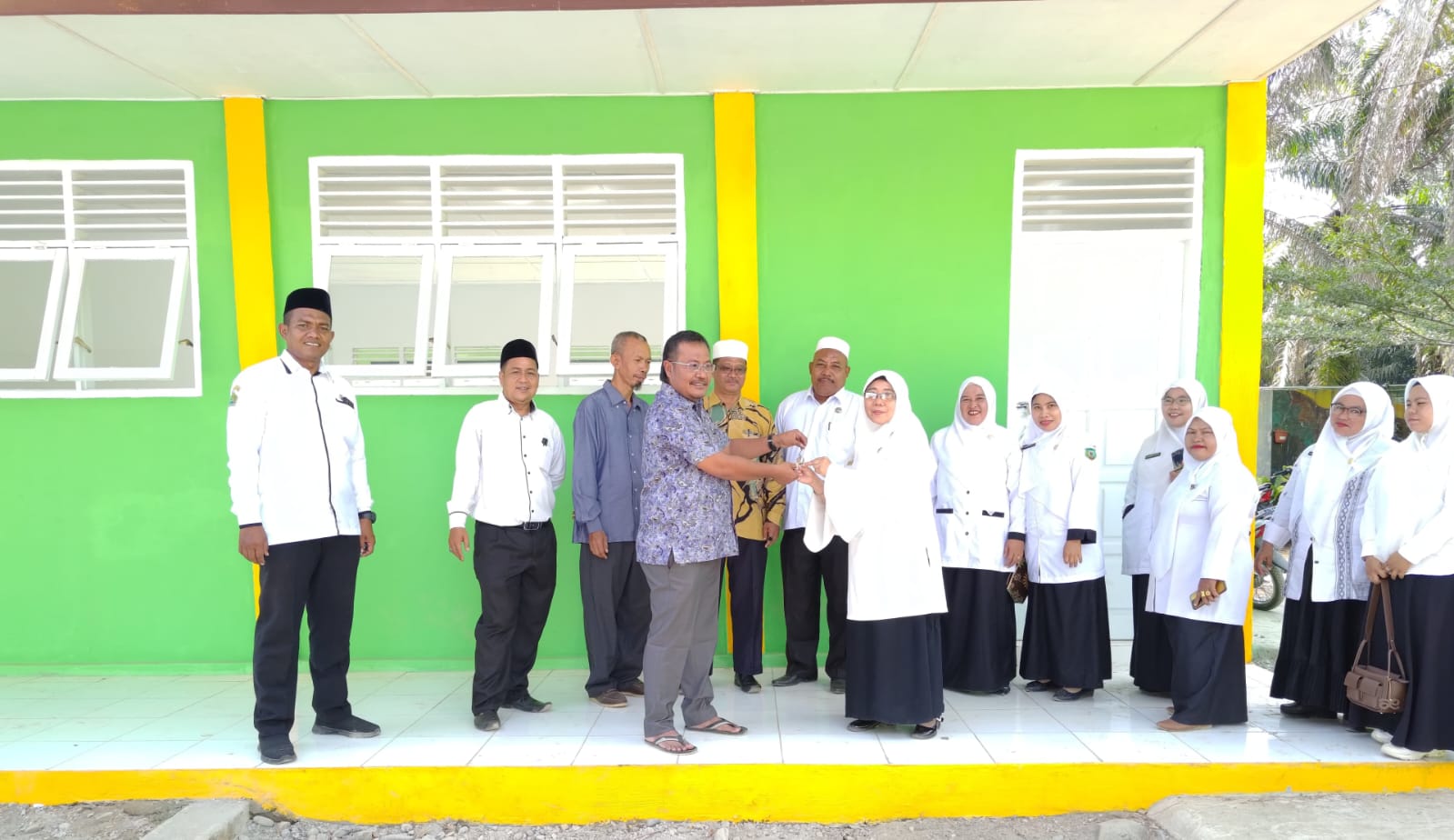 MAN 1 Palas Terima Bangunan Ruang Kelas Dari Komite Madrasah