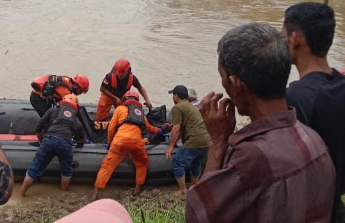 Gadis Belia Tewas Tenggelam Di Sungai Peureulak