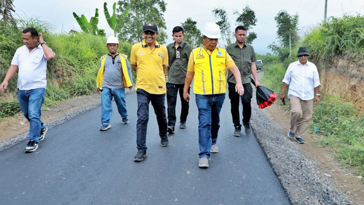 Bupati Tinjau Penanganan Long Segment Jalan Di Dolok Silau