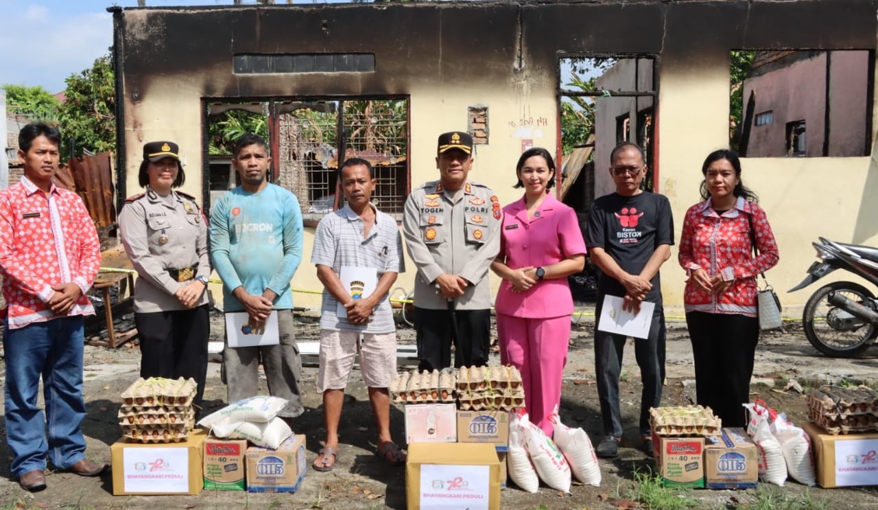 Wujud Kepedulian, Kapolres P. Siantar Bantu Korban Kebakaran