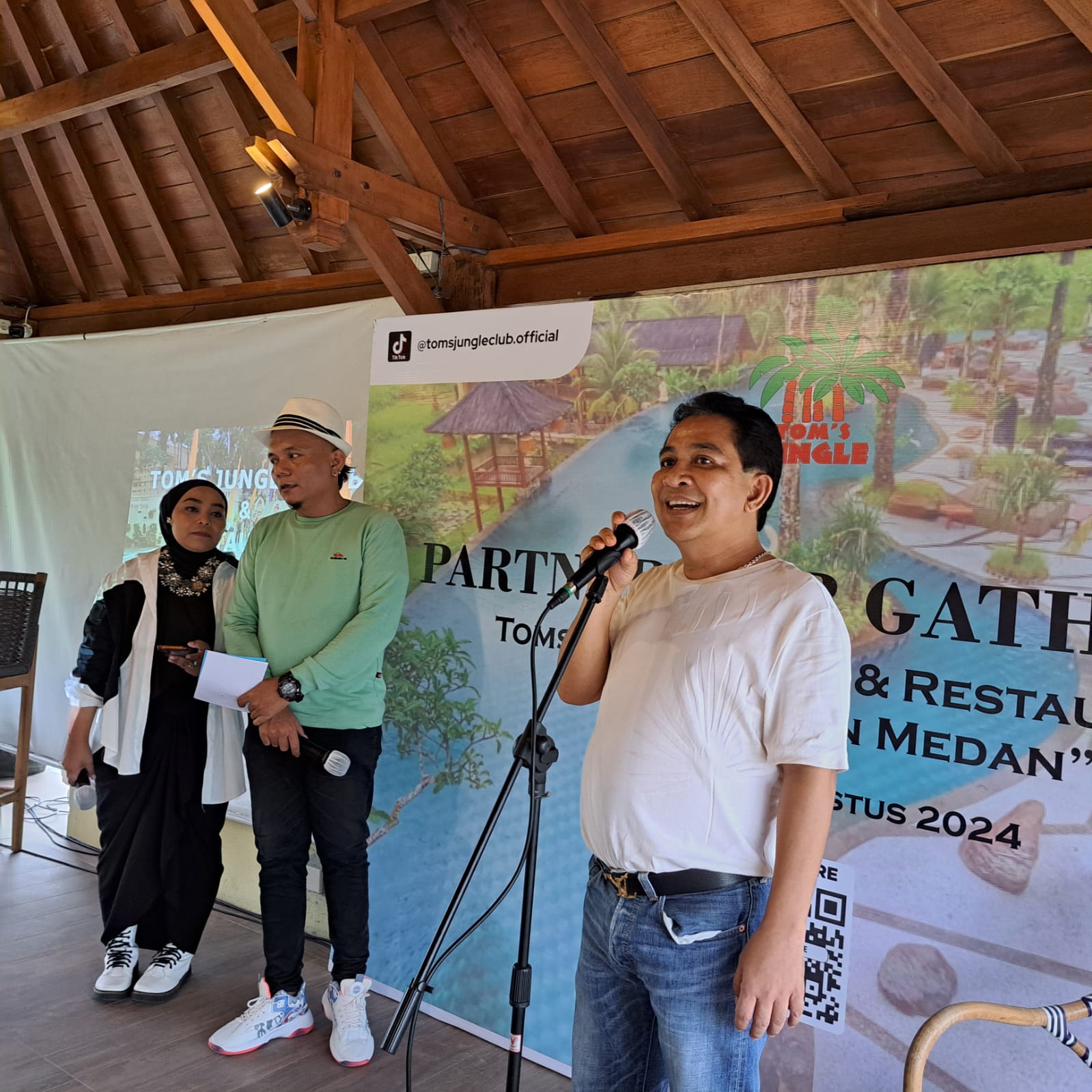 Tom's Jungle Club &amp; Restaurant Hadirkan Nuansa Bali Di Sumut