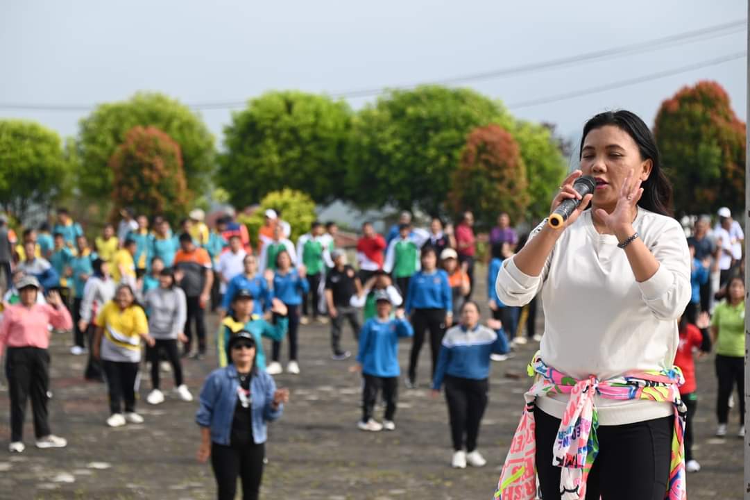 Sambut HUT Ke-79 RI, Pemkab Humbahas Senam Massal