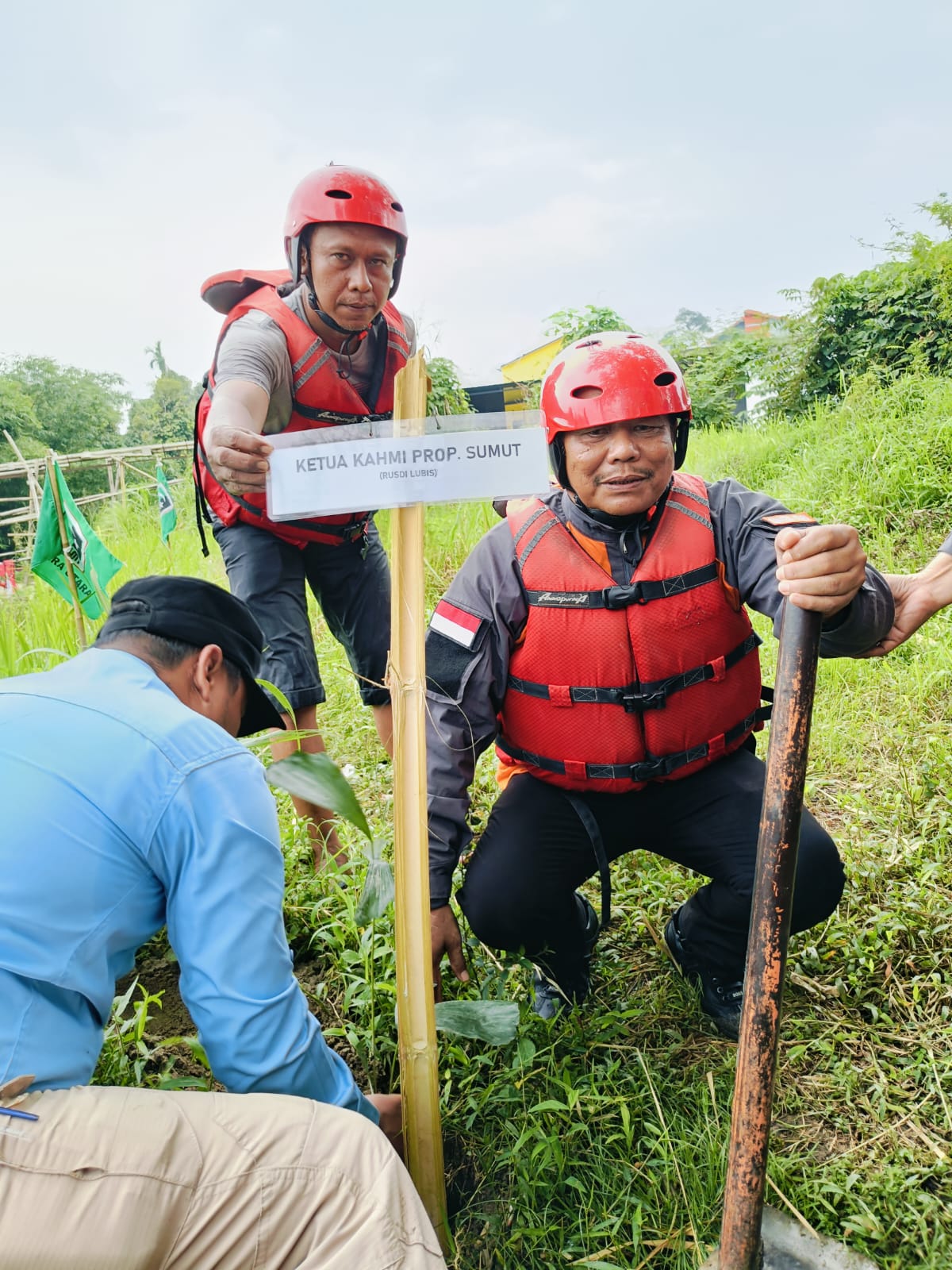 Sambut HUT RI, KAHMI-Forhati Sumut Susur Sungai, Penyuluhan Lingkungan Dan Tanam Pohon Di Binjai