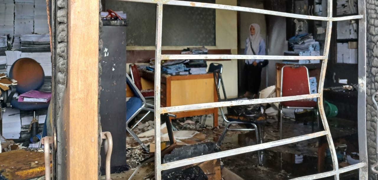 Ruangan Kantor DPMGPKB Bireuen Hangus Terbakar