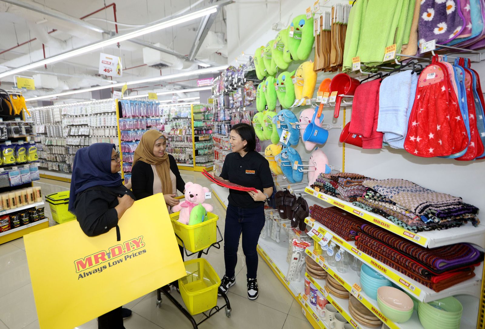 Kobarkan Semangat Cinta Tanah Air, MR. DIY Ajak Masyarakat Cinta Produk Lokal