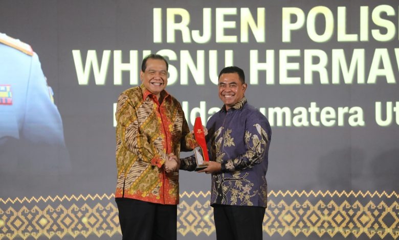 Penghargaan CNNI Untuk Kapoldasu Menumbuhkan Harapan Terwujudnya Best Leadership