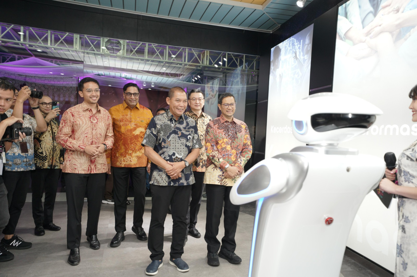 Resmikan AI Experience Center, Indosat Dorong Pertumbuhan Teknologi Nasional