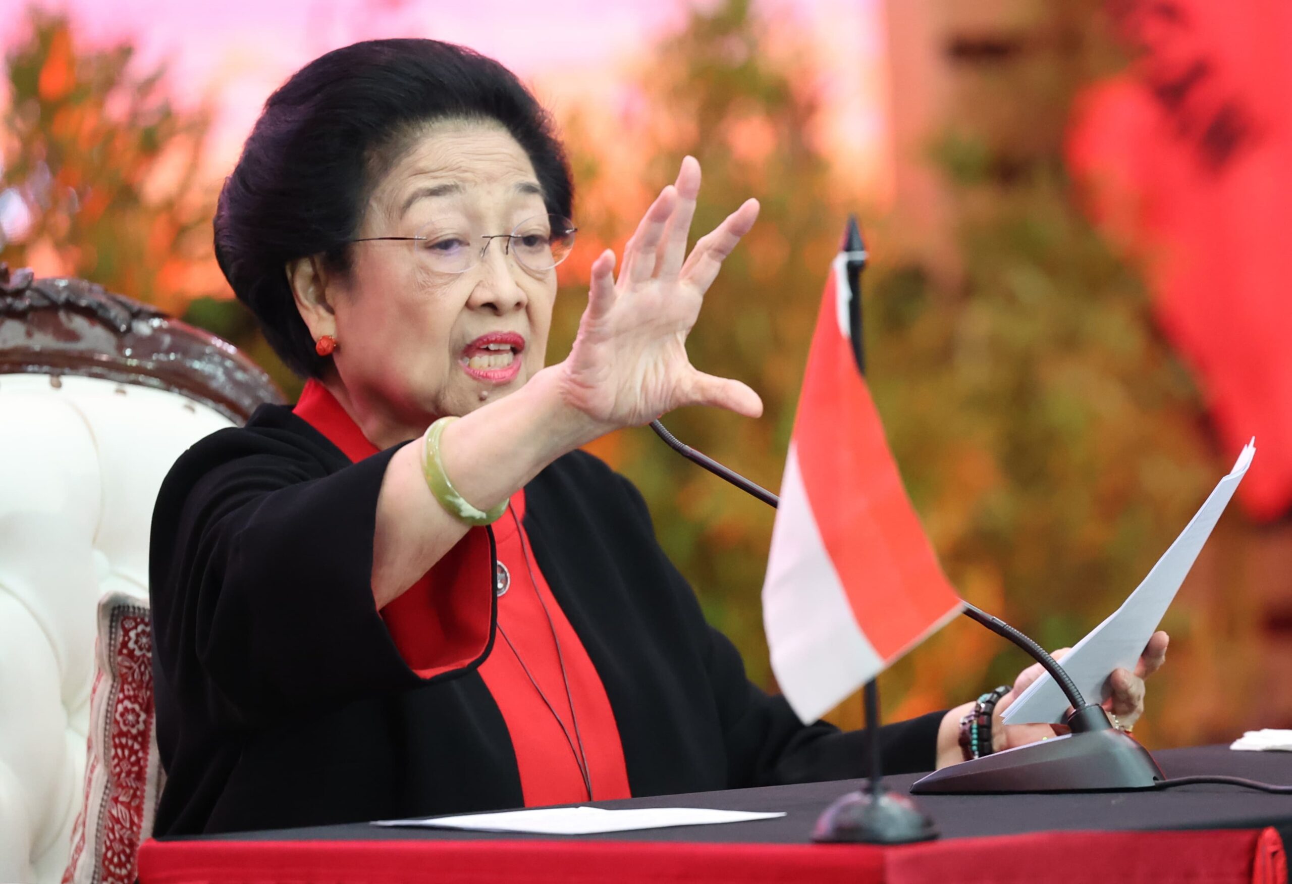 Mega Ingatkan Jangan Hilangkan Kontestasi Sehat Di Pilkada